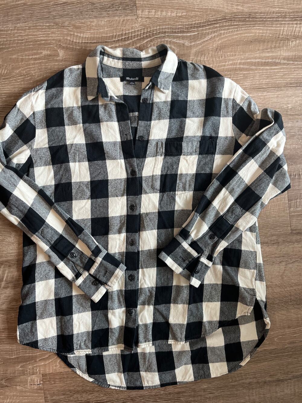 Madewell black and white buffalo plaid flannel button down shirt